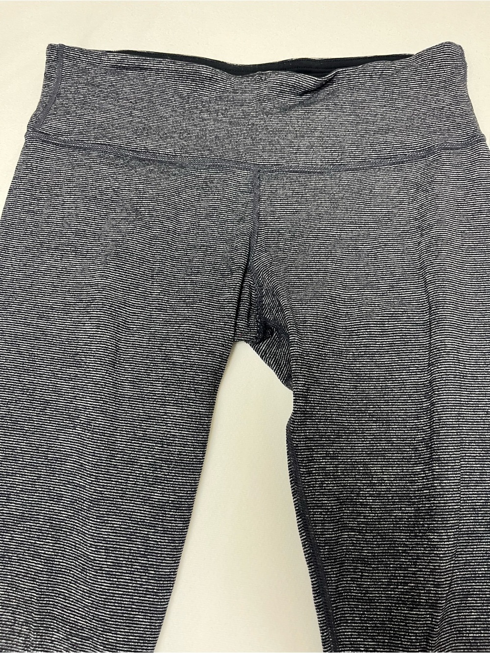 lululemon athletica Women's Dark Heather Gray Athletic Shorts - Picture 3 of 6